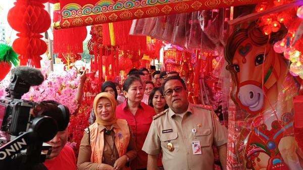 Jelang Imlek, Kawasan Pecinan Glodok Mulai Meriah