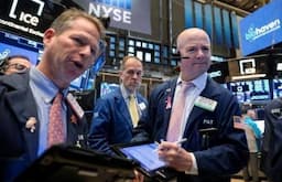 Wall Street Semringah Sambut Trump Teken RUU Akhiri Shutdown Pemerintah AS
