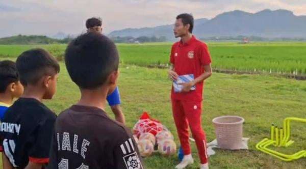 Kabar Terbaru Evan Dimas, Kini Pilih Latih SSB di Tulungagung Kabar Terbaru Evan Dimas, Kini Pilih Latih SSB di Tulungagung