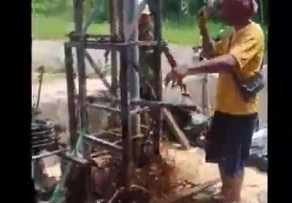 Heboh! Sumur Bor di Bangkalan Keluar Minyak dan Gas, Warga Berebut Bawa Jeriken