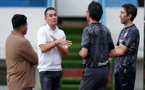 Gerald Vanenburg Tengok Latihan Persis Solo, Cari Pemain untuk Timnas Indonesia U-23?