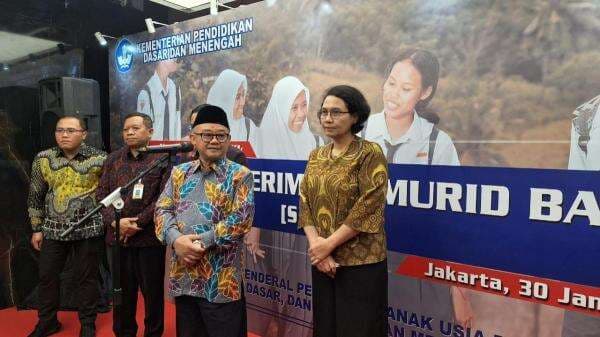 Mendikdasmen: Sekolah Swasta Boleh Kenakan Biaya Tertentu Meski MK Wajibkan SD-SMP Gratis