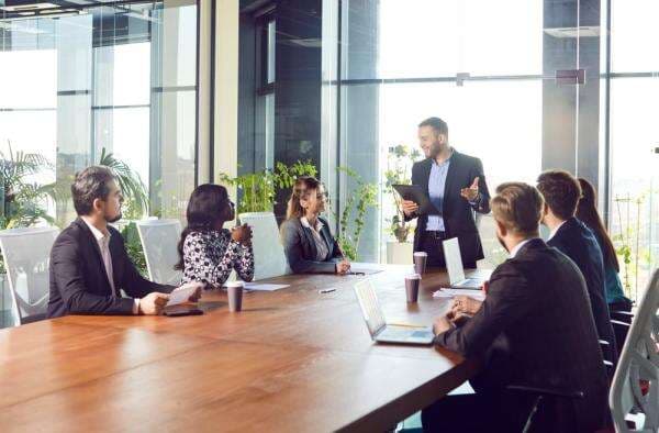 Strategi Efektif untuk Menguatkan Hubungan Internal Perusahaan