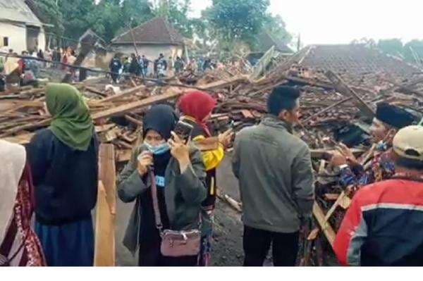 Dampak Erupsi Gunung Semeru, Puluhan Rumah Rata Tanah Disapu Material Vulkanik