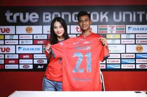 Adu Gaji Pratama Arhan dengan Eliano Reijnders, bak Bumi dan Langit?