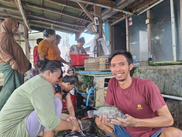 Malam Tahun Baru, Pedagang Ikan Tawar di Kota Probolinggo Banjir Orderan