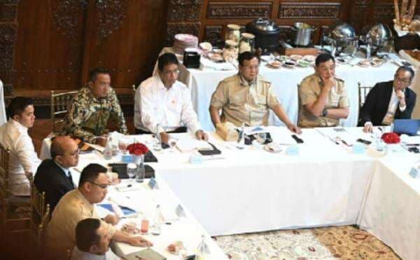 Prabowo Gelar Ratas di Kertanegara, Beri Arahan Khusus ke Menkeu hingga Mentan  