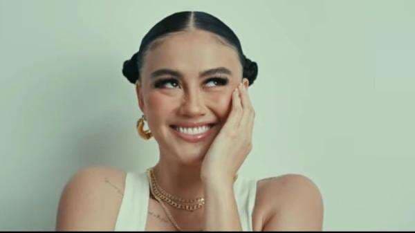 Geger! Agnez Mo Digugat Rp4,9 Miliar terkait Lagu Bilang Saja