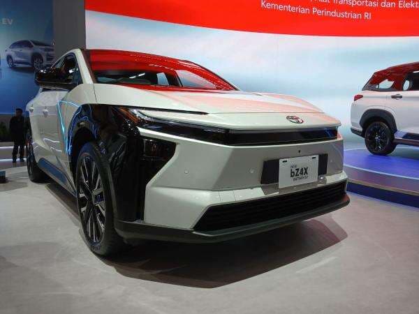 Toyota Mulai Jual bZ4X Produksi Lokal dan Urban Cruiser, Segini Harganya