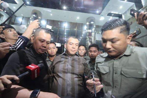 Silmy Karim Serahkan Diri ke KPK, Rumah Digeledah hingga Mobil Mewah Disita