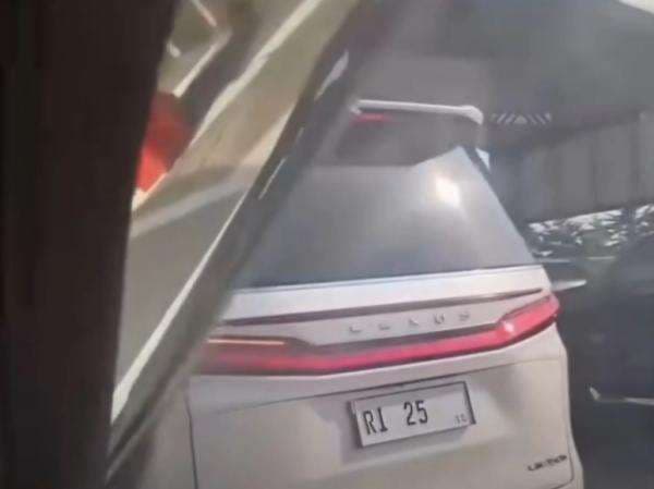 Viral Mobil Pelat RI 25 Diduga Serobot Antrean di Tol Cilandak, Ini Penjelasan Polisi