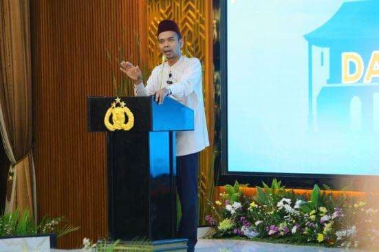 Ceramah di Mabes Polri, Ustaz Abdul Somad Tekankan Amanah dan Toleransi Ceramah di Mabes Polri, Ustaz Abdul Somad Tekankan Amanah dan Toleransi