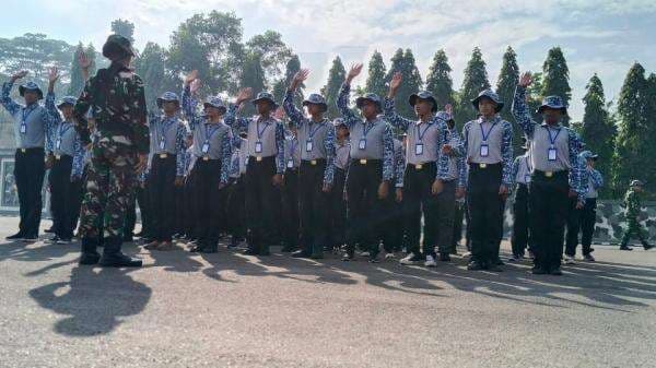 98 Anak Depok di Barak Militer Kostrad Cilodong Ikut Upacara Hari Lahir Pancasila