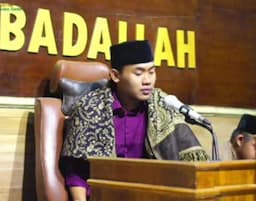 Riwayat Pendidikan dan Profil Gus Elham yang Viral karena Ciumi Anak Perempuan