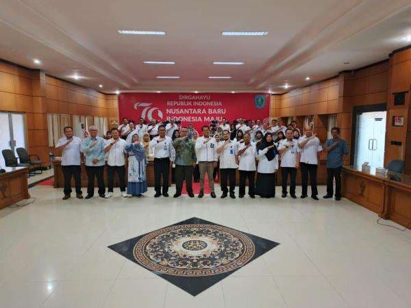 Rektor UIKA Bogor Sosialisasikan Pascasarjana untuk Guru di Belitung