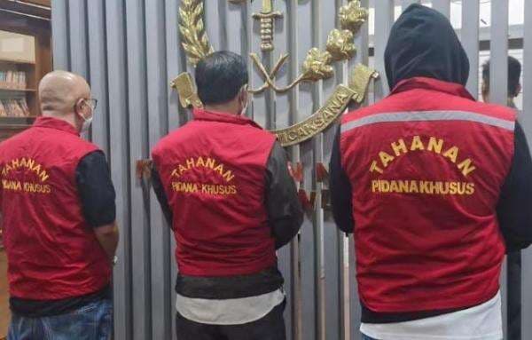 3 Eks Dirut BUMD Bandung jadi Tersangka Korupsi Pengadaan Barang Rp86 Miliar