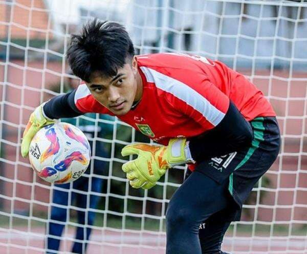 Kiper Langganan Timnas Indonesia Ernando Ari Antusias Jalani Pramusim Persebaya Surabaya di Australia