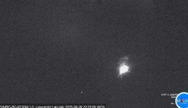 Gunung Lewotobi Laki-Laki Kembali Erupsi Malam Ini