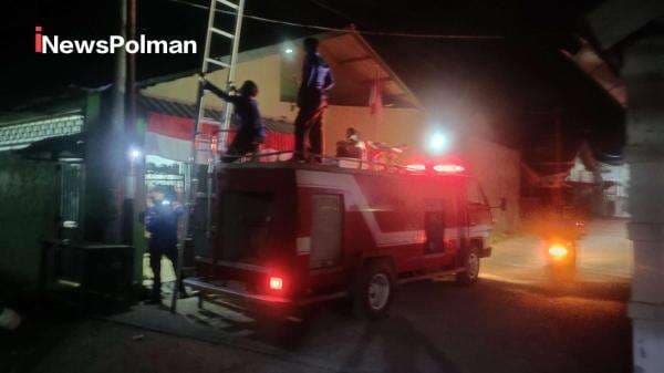 Gelap Dua Pekan, Jalan Masuk Perumahan Pesona Pekkabata Kini Terang Kembali Atas Bantuan Damkar