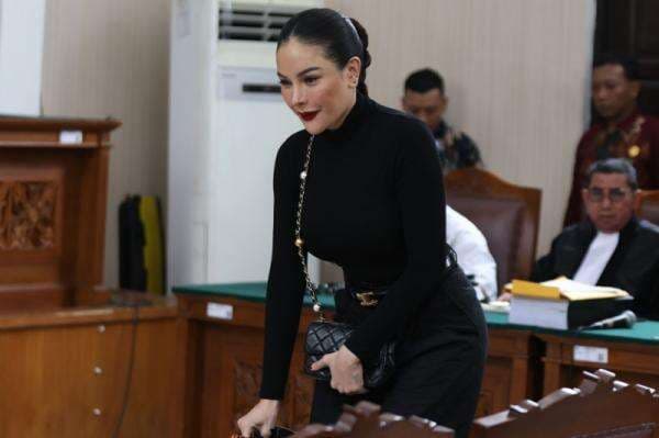 Hukuman Diperberat saat Banding, Nikita Mirzani Mengaku Bakal Berjuang hingga Titik Akhir Hukuman Diperberat saat Banding, Nikita Mirzani Mengaku Bakal Berjuang hingga Titik Akhir