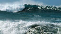 BMKG Deteksi Bibit Siklon 93S di Selatan Indonesia: Waspada Gelombang Tinggi di Bali&ndash;NTB&ndash;NTT