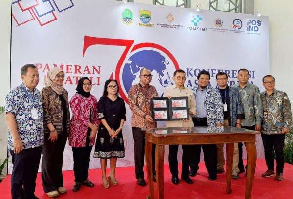 Peringati 70 Tahun KAA, Pos Indonesia  Hadirkan Pameran Filateli di Bandung