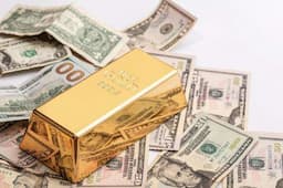 Harga Emas Dunia Turun Tipis Jelang Keputusan The Fed