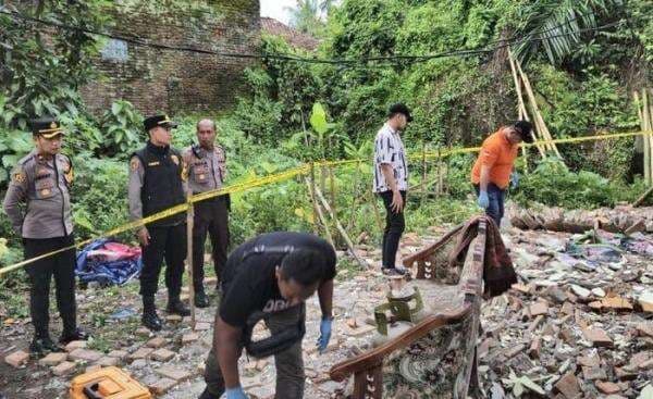 Lagi-Lagi Insiden Petasan! Rumah di Jember Hancur dan Seorang Warga Kritis Akibat Ledakan Petasan