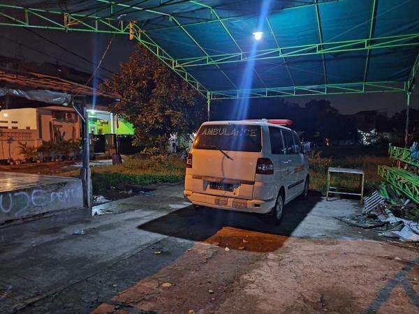 Ambulan Goyang di Halaman Masjid, Warga Karawang: Kirain Setan, Ternyata Gempa!