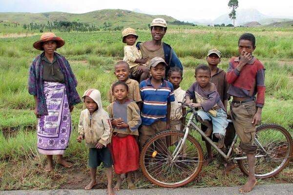 10 Negara dengan Penduduk Terpendek di Dunia, Didominasi Asia dan Afrika