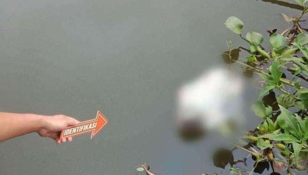 Warga Temukan Mayat Bayi Mengambang di Kali Limo Depok