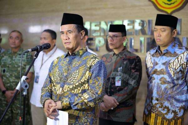 Mentan Amran Pecat Pegawai Pelaku Pungli Alsintan, Palak Petani hingga Ratusan Juta Rupiah Mentan Amran Pecat Pegawai Pelaku Pungli Alsintan, Palak Petani hingga Ratusan Juta Rupiah