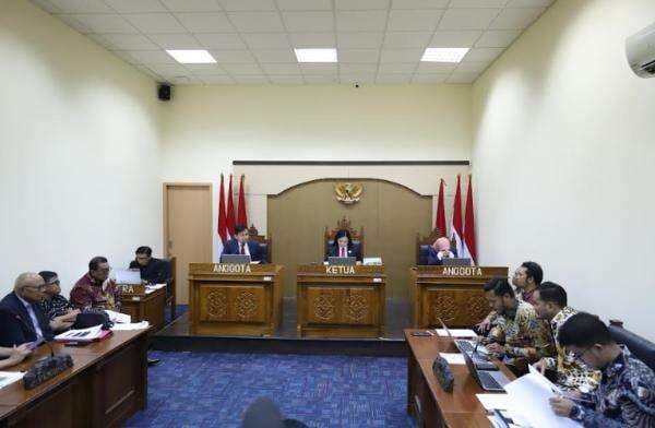 Semprot UGM karena Tak Libatkan Pihak Eksternal di KHS Jokowi, Hakim: Anda Tidak Independen!