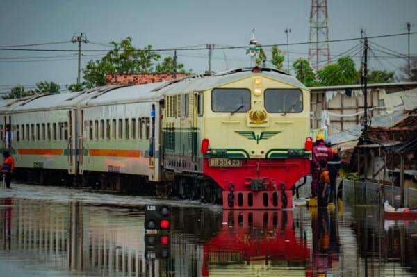 KAI Batalkan 34 Perjalanan Kereta Api Jarak Jauh Hari Ini Imbas Banjir 