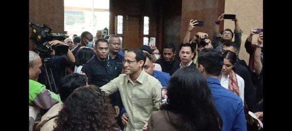 Hadiri Sidang Lanjutan, Nadiem Makarim Disambut Simpatisan di Ruang Pengadilan