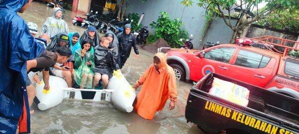 Banjir Rendam 2 Wilayah di Bali, Seorang WNA Tewas Banjir Rendam 2 Wilayah di Bali, Seorang WNA Tewas
