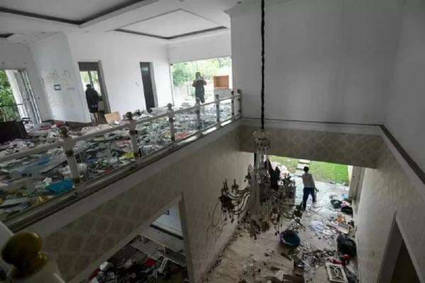 12 Orang Pelaku Penjarahan Rumah Uya Kuya Jadi Tersangka