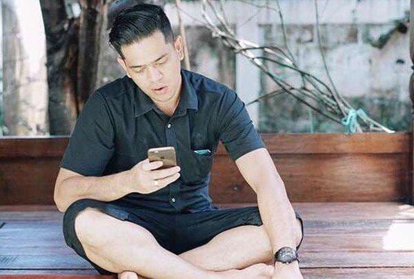 Surya Insomnia Aspal Jalan Berlubang di Tangsel, Netizen: Teguran untuk Pemerintah