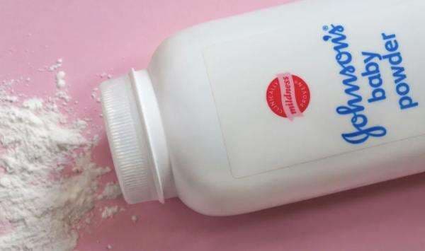 Ribuan Orang di Inggris Menggugat Johnson & Johnson Atas Risiko Kanker Akibat Bedak Talk Ribuan Orang di Inggris Menggugat Johnson & Johnson Atas Risiko Kanker Akibat Bedak Talk