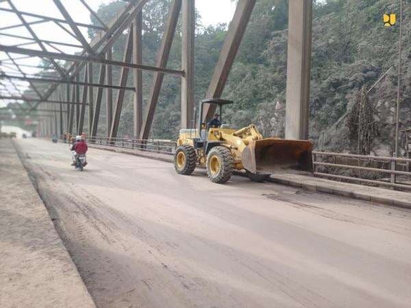 Jalan Nasional Lumajang-Malang Mulai Pulih usai Erupsi Semeru