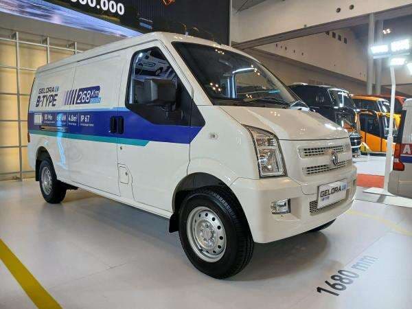 Incar UMKM, DFSK Perluas Akses Pembiayaan Kendaraan Komersial Listrik