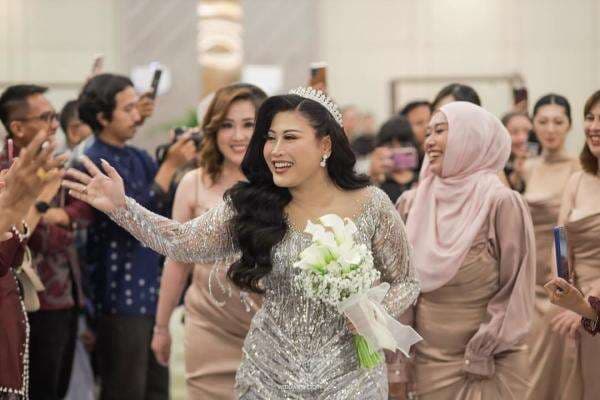 Biodata dan Agama Boiyen, Komedian yang Dipinang Dosen Tampan