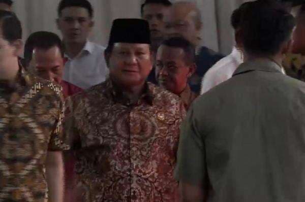 Presiden Prabowo Bareng Didit Kunjungi Rumah Kapolri di Hari Natal