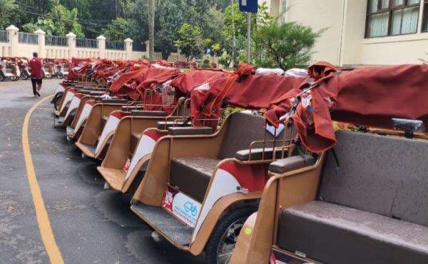 Penarik Lansia di Cirebon Harap Becak Listrik dari Prabowo Datangkan Banyak Penumpang