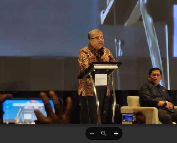 Fahri Hamzah: Banyak Pengantin Baru Masih Numpang di Rumah Mertua, Bingung Mau Malam Pertama di Mana