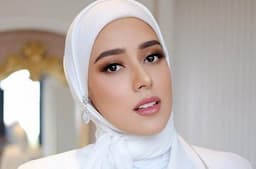 Fairuz A Rafiq Marahi Pelakor Usai Tengku Dewi Putri Diselingkuhi Andrew Andika