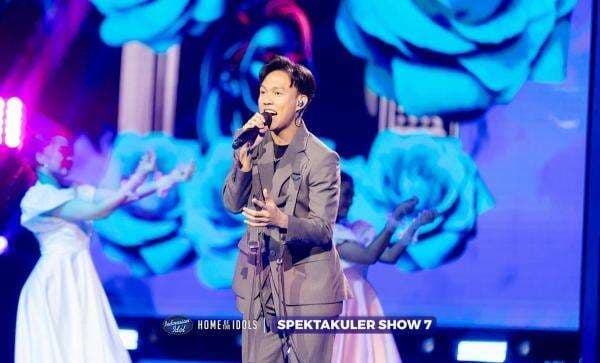 Fajar Noor Sukses Bawakan Lagu Putri Iklan, Charly Van Houten Bangga