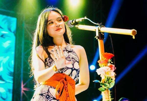 Potret Fanny Soegi, Musisi yang Bongkar Sisi Gelap Band Soegi Bornean