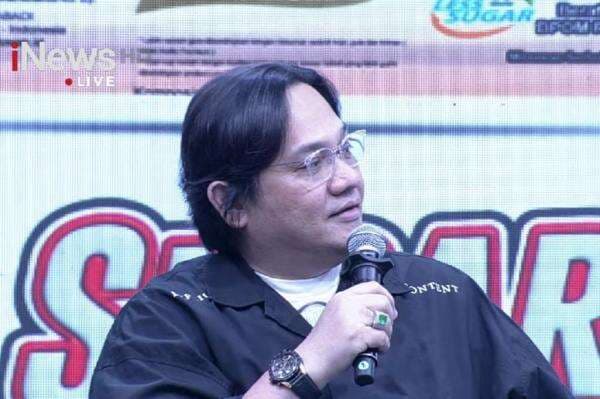 Farhat Abbas Nilai Kisruh Lisa Mariana untuk Habisi Karier Ridwan Kamil: Berani Banget