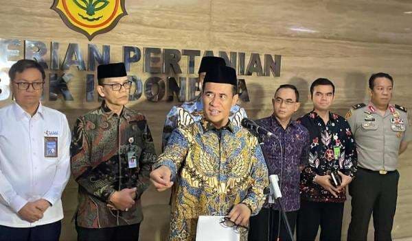 Kementan Salurkan Beras hingga Minyak Goreng ke Wilayah Terdampak Banjir Bandang dan Longsor